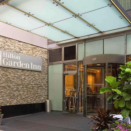 Hilton Garden Inn Central Park South New York Exterior foto