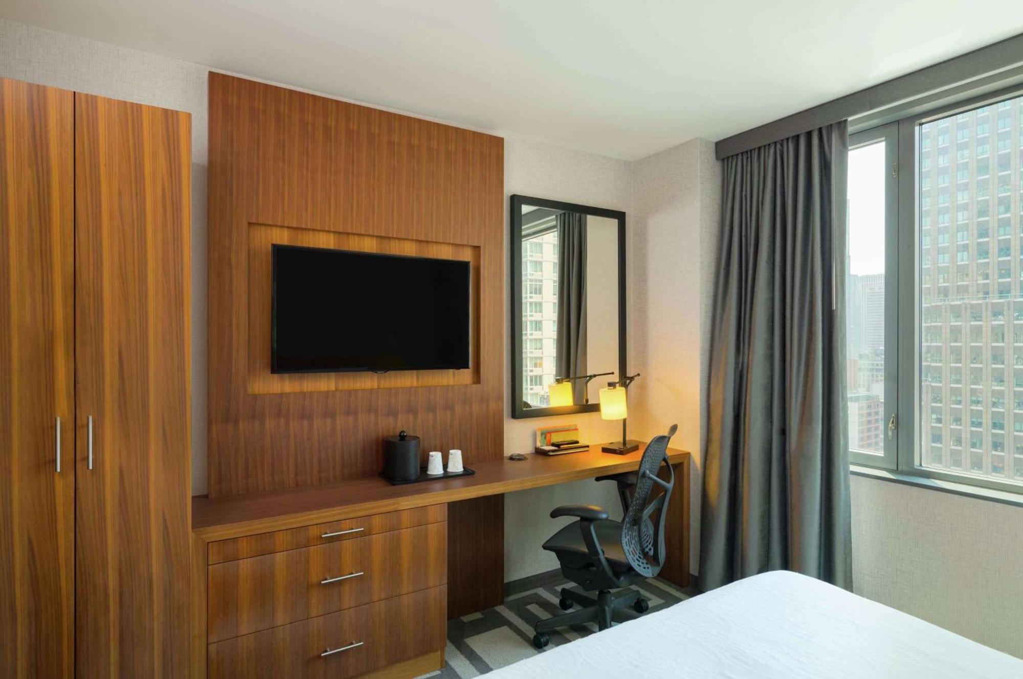 Hilton Garden Inn Central Park South New York Exterior foto