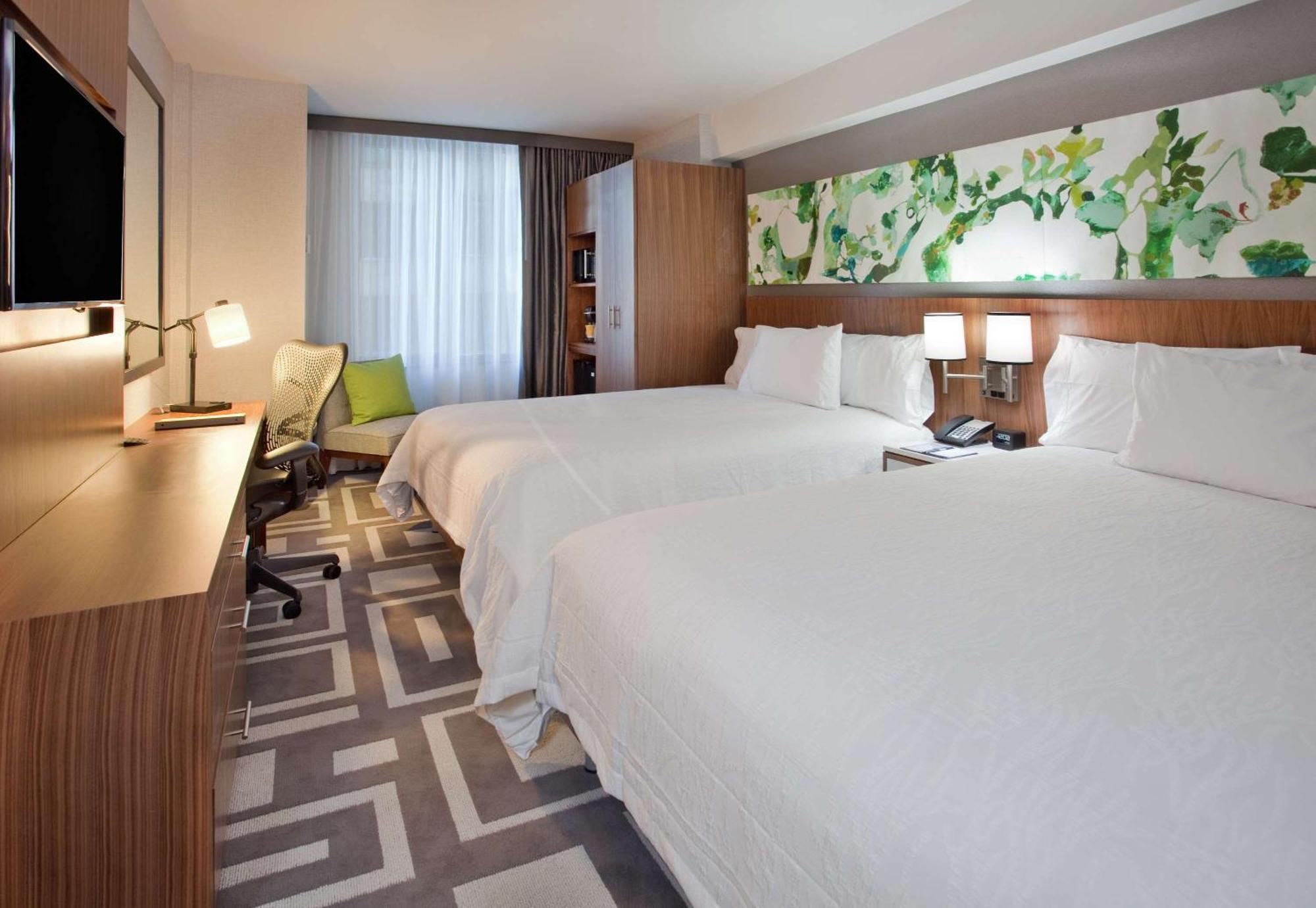 Hilton Garden Inn Central Park South New York Exterior foto