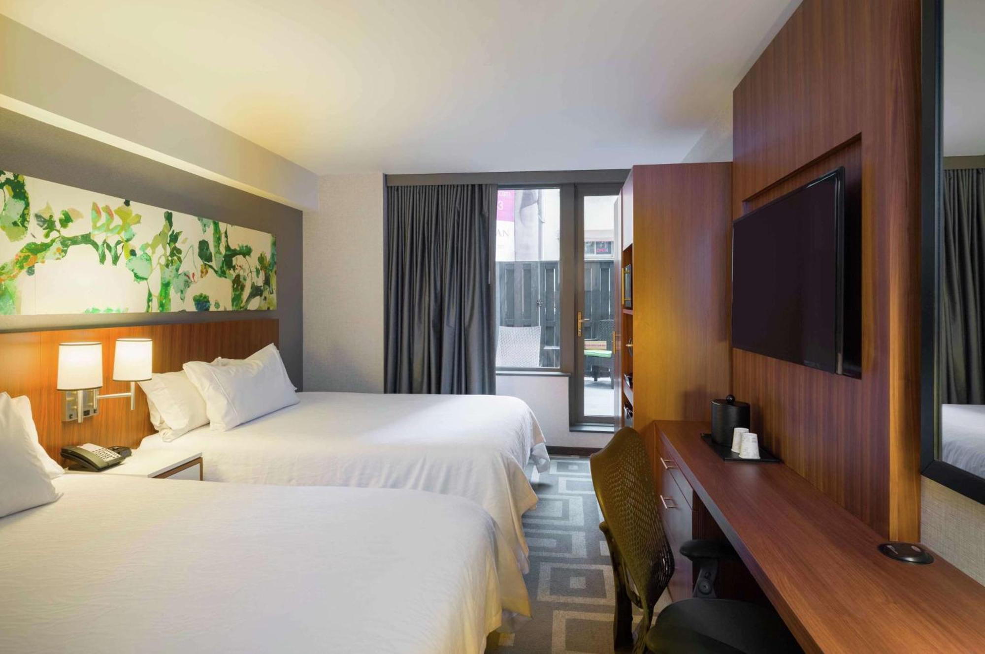 Hilton Garden Inn Central Park South New York Exterior foto