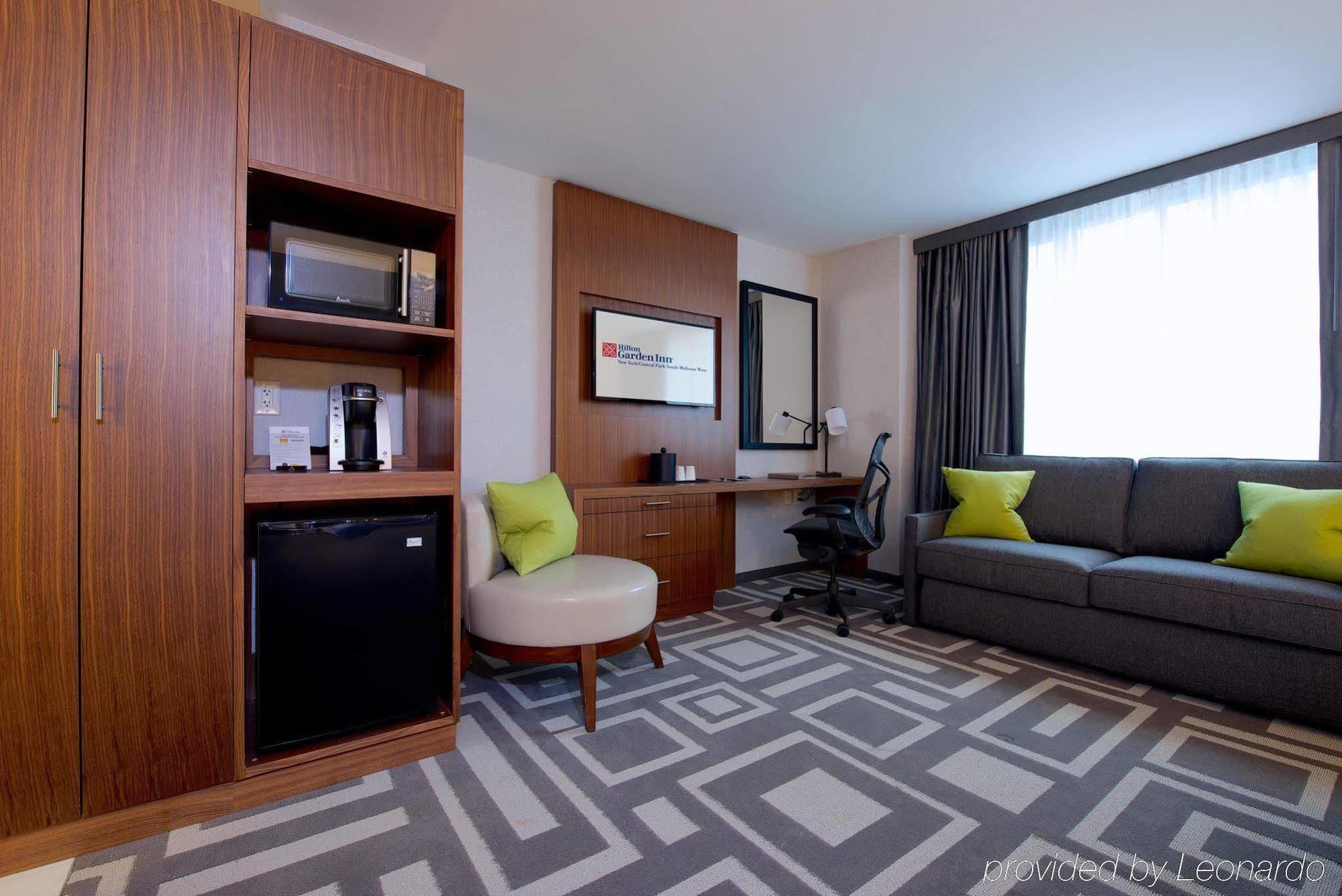 Hilton Garden Inn Central Park South New York Exterior foto