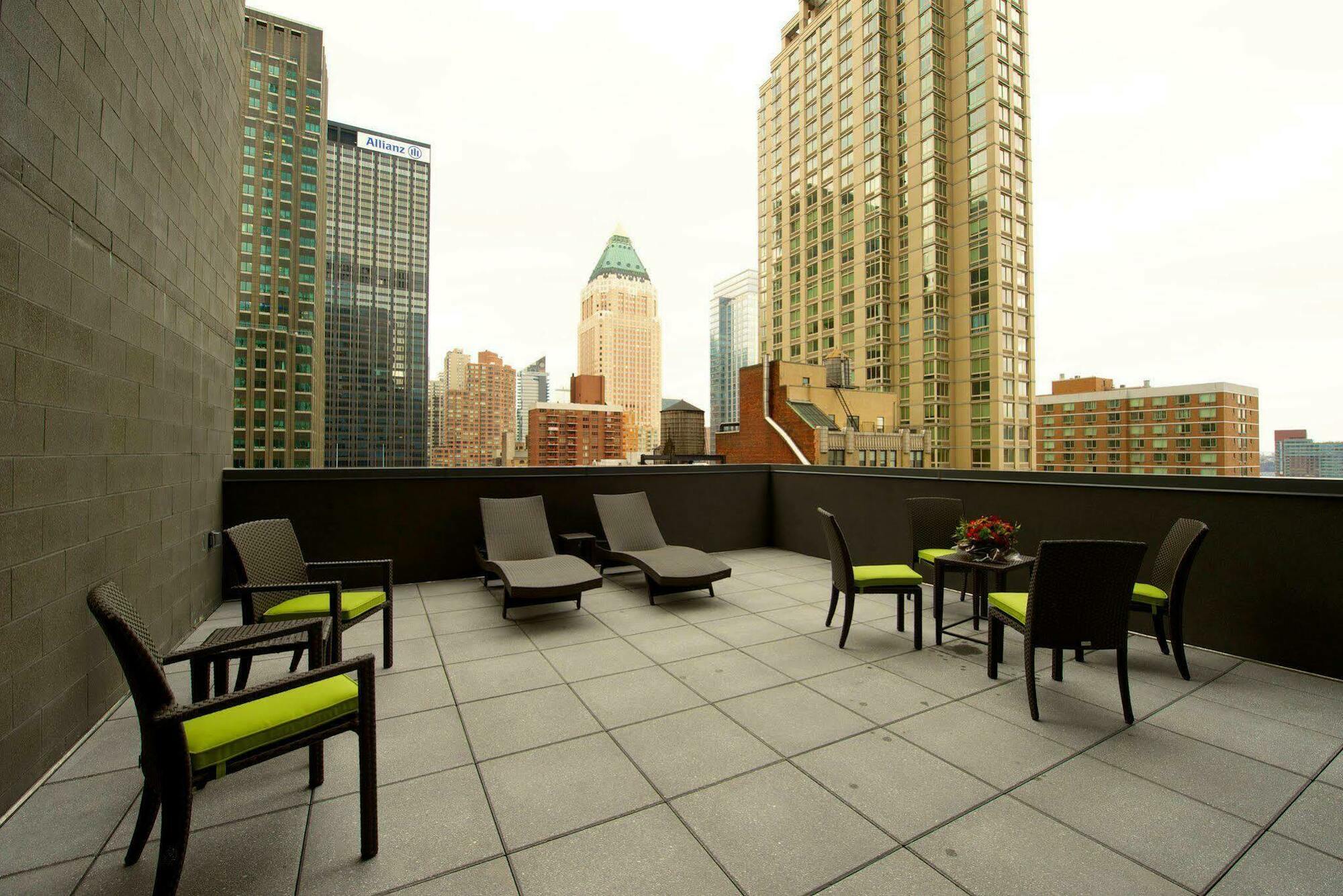 Hilton Garden Inn Central Park South New York Exterior foto