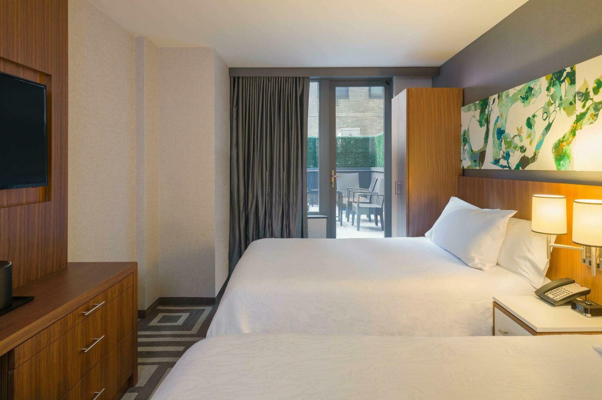 Hilton Garden Inn Central Park South New York Exterior foto